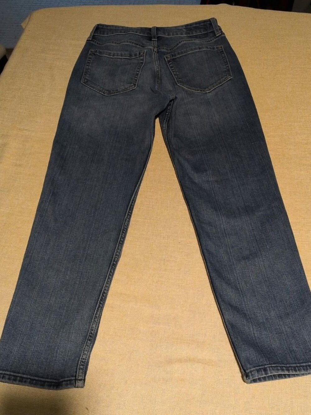 Abercrombie & Fitch The Mom High Rise Jeans Women’s 26 2R Cropped Straight